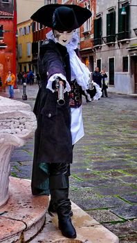 people in masks on carnival - image #333613 gratis